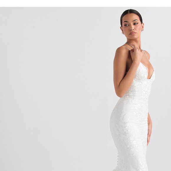 House of CB ‘SOLENE’ Bridal Gown + ‘SIMONE’ Viel - Picture 9 of 15